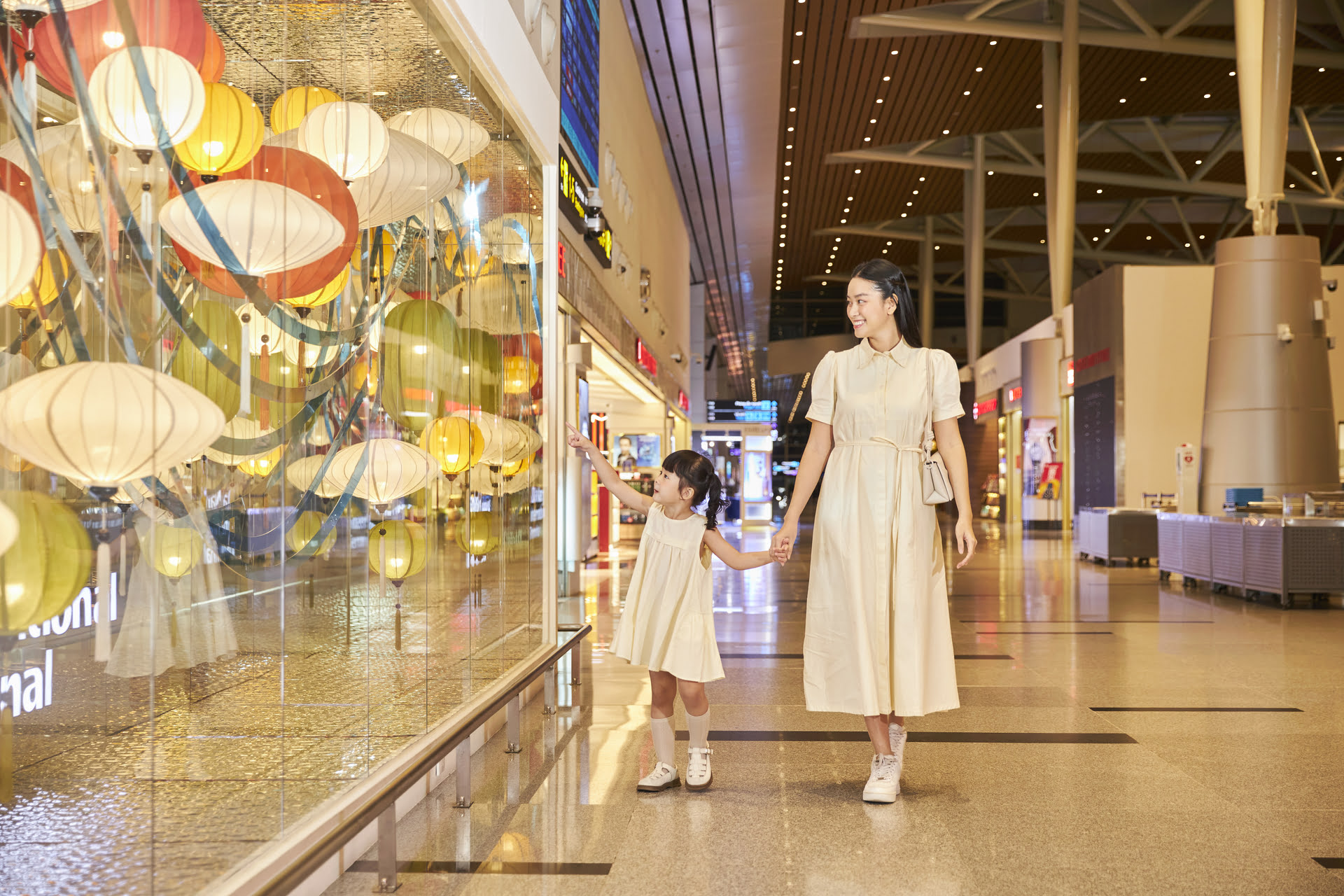 Lantern displays in departure and arrival halls